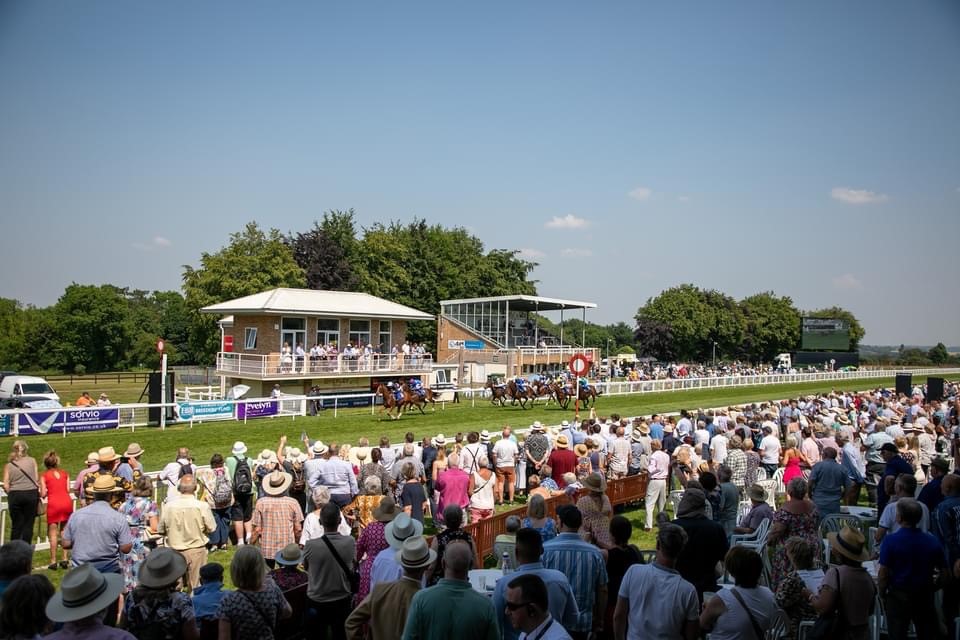 We are absolutely thrilled that Salisbury Racecourse has been named one of the top 10 racecourses for raceday experience in England and Wales, courtesy of The Racecourse Association’s Quality Assured Racecourse Scheme. Read more ⬇️ racingpost.com/news/britain/t…
