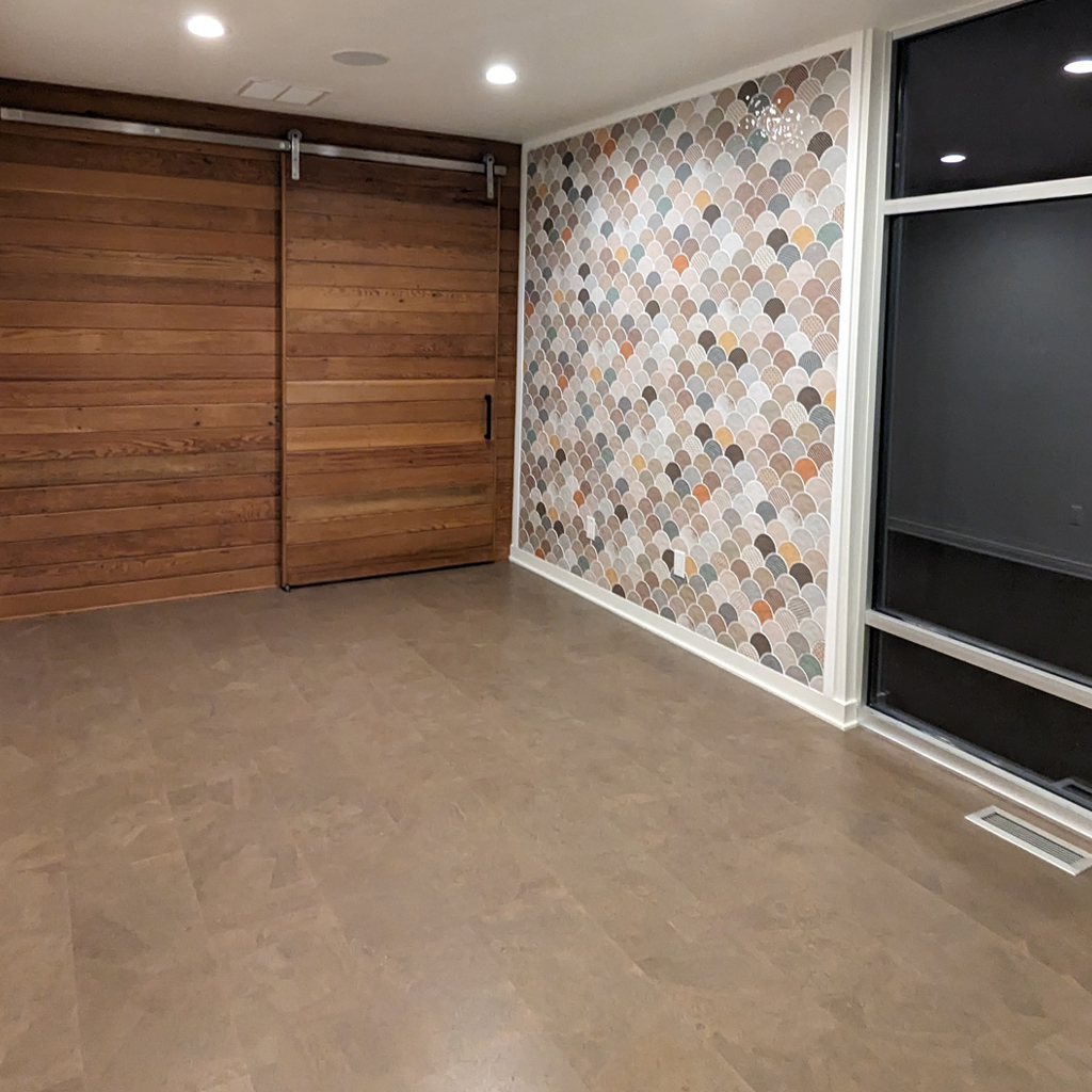 DIY project - no problem! A creative couple just installed our Castle Tuscany floating floors in their sewing/craft room all on their own! wecork.com/products/float… <a href="/Broadlume/">Broadlume</a> <a href="/fcnewsnet/">Floor Covering News</a> #wecork #corkflooring #floatingfloor #flooringdealers #diyfloors #diyflooring #diyhomedecor