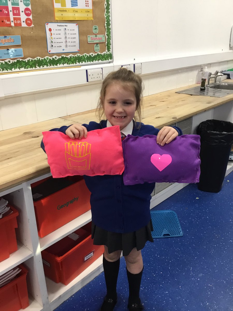 Y4RedgateCP's tweet photo. Fabulous cushions made at lunchtime #rcppe #rcpdt #rcpl4l https://t.co/USUpZOF1rr