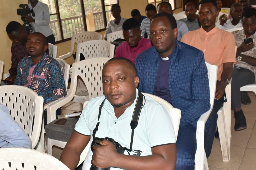 L'aumônerie des hauts cadres et intellectuels catholiques, secteur des médias de l'archidiocèse de Bujumbura, une conférence publique sous le thème: "Intelligence artificielle et Sagesse du cœur" à l'occasion de la fête patronale des journalistes et des écrivains.