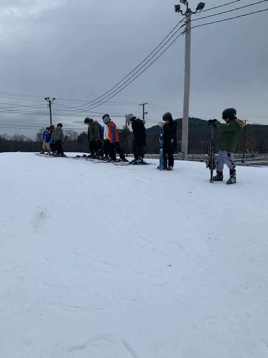 Our Fit for Life students went to Blue Mountain & did some skiing! ⛷️ Amazing experience for our students! 🦅@BASDRelatedArts @BethlehemAreaSD