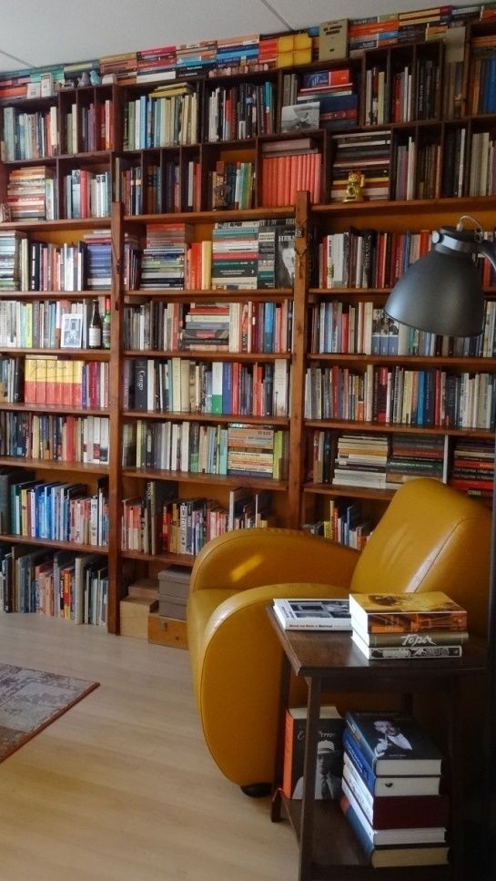 Bir kültürü yok etmek için kitapları yakmanız gerekmez. İnsanların onları okumayı bırakmasını sağlayın yeter...
Ray Bradbury