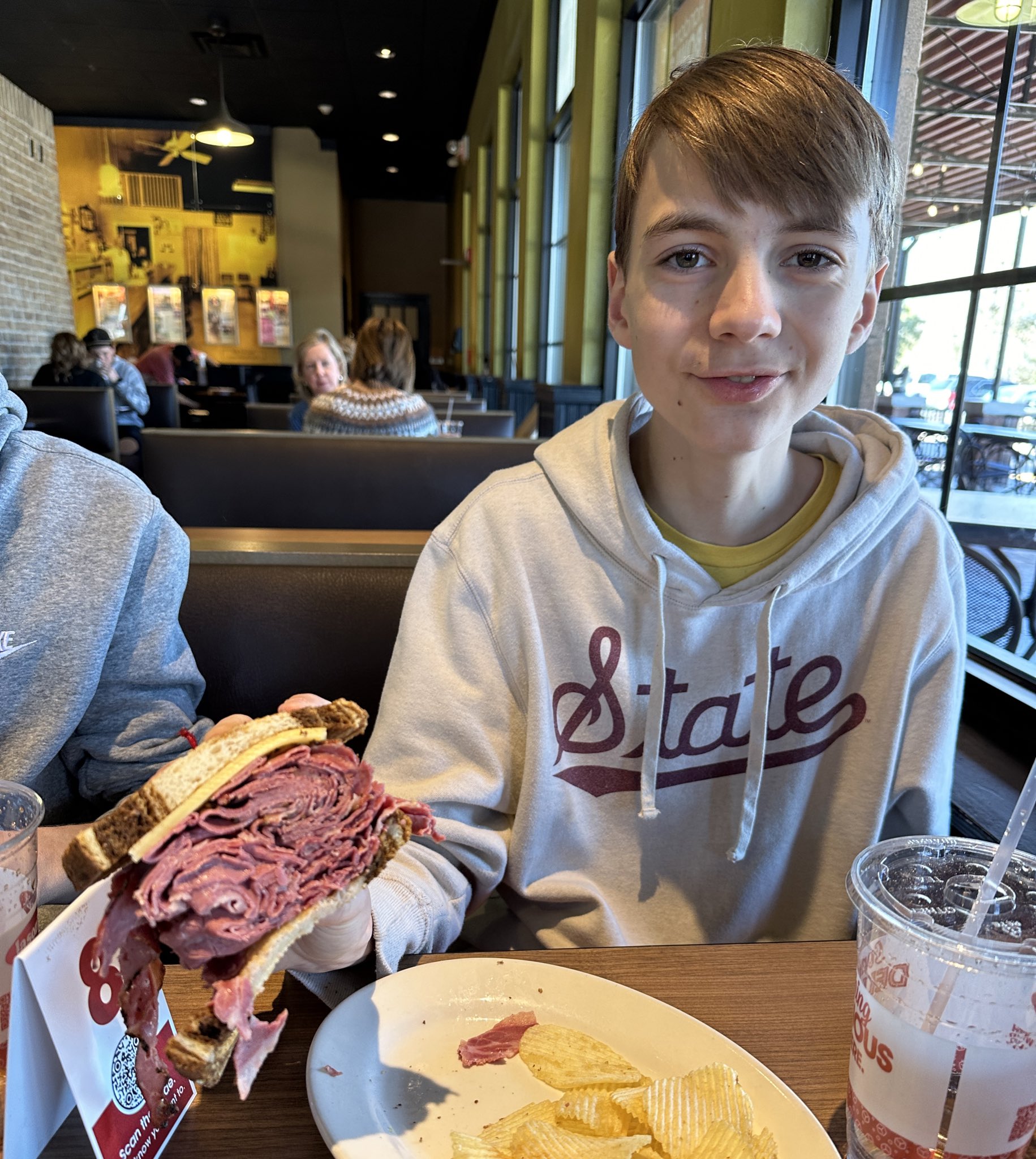 What Time Does Arby's Sell Lunch? Unlock Mealtime Secrets!