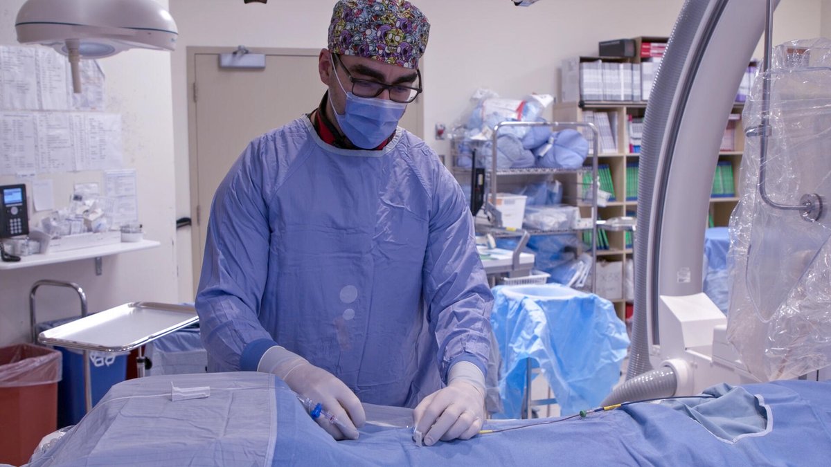 UWaterloo's tweet photo. Physicians tasked with diagnosing stroke patients have a new tool in their arsenal thanks to an innovative treatment from @vena_medical, a @UWVelocity company. 

A tiny camera captures colour video from inside the brain, a world first.

🔗https://t.co/ALfVPwv9qf | #UWaterlooNews https://t.co/wlvDYaMJkg