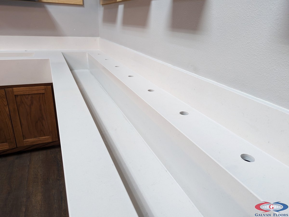 GalvanFloors's tweet photo. 2024 is starting off with a very different look, And we are here for it!

Custom 3cm quartz trough sinks!

This customer needed a display for their faucets, we helped them out by giving them the display of the year! 

#dfw #texas #custom #counterops #quartz #troughsink https://t.co/xPxqO5irfQ