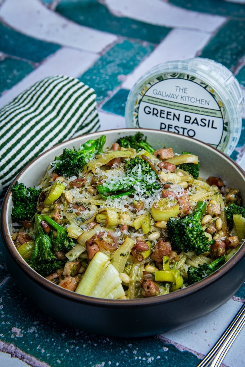 GalwayKitchen's tweet photo. Try this One Pan Wonder for a Delicious Midweek Dinner- Broccoli &amp; Leek Pesto Spaghetti 🌿

#thegalwaykitchen #pesto #basilpesto #madeinireland #loveirishfood #mealsinminutes #onepanwonder #deliciousdishes #recipeoftheday https://t.co/NAjlyJ7d9Z