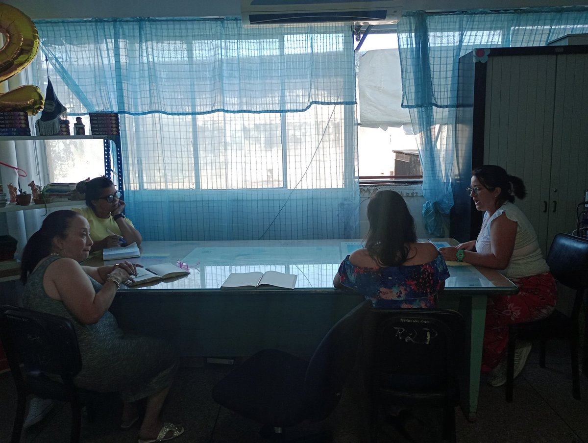 #EnDesarrollo|Misión Robinson Estadal en Reunión con equipo Técnico dando Orientaciones de trabajo para mejoras a la Misión a nivel del Estado.
#7Transformaciones2030 

<a href="/NicolasMaduro/">Nicolás Maduro</a> 
<a href="/_LaAvanzadora/">Yelitze Santaella</a> 
<a href="/Sociabolivarian/">Lilian Oropeza</a> 
<a href="/MisinRobinsonP2/">Luis Raul Padrón</a> 
<a href="/FreddyBernal/">Freddy Bernal</a> 
<a href="/Berzabethg1/">Berzabethgandicaoficial</a> 
<a href="/LuzTachira23/">luzmary alviarez roche</a>