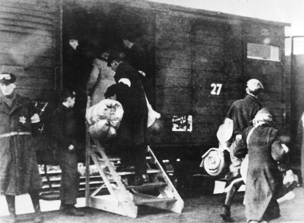 January 24, 1944 | The Litzmannstadt Gestapo informs the #Auschwitz Kommandant's office that documents that belonged to deceased prisoners are to be destroyed immediately on site. Their families are to be informed that the property of their relatives will not be returned to them.