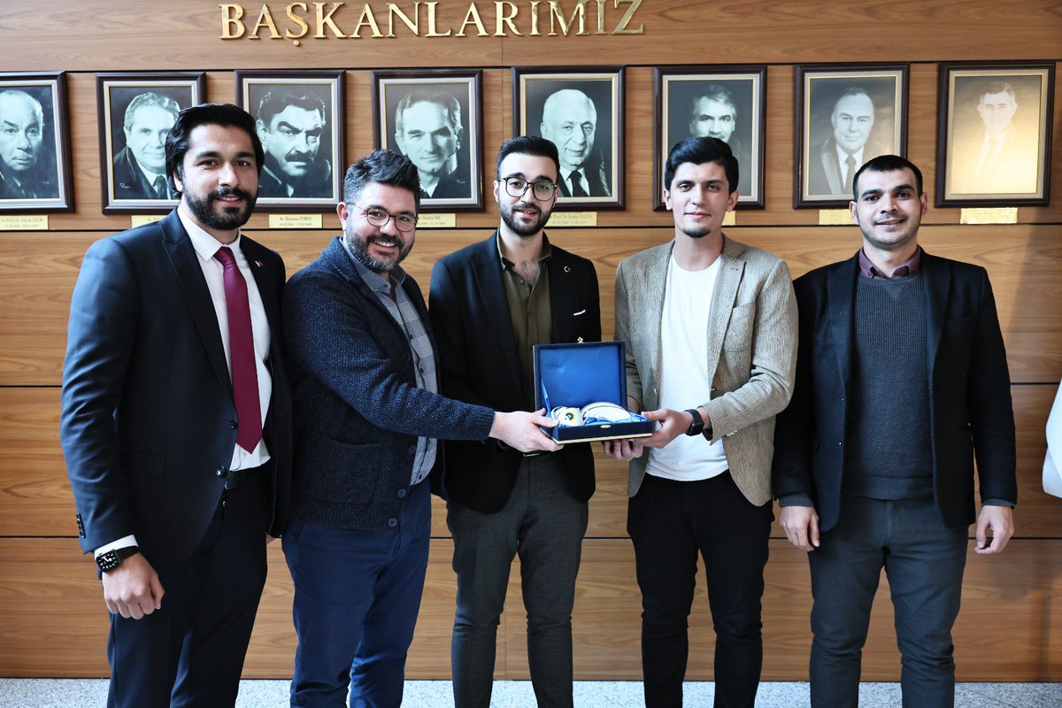 tbbkariyer's tweet photo. Beykent Üniversitesi Hukuk Fakültesi öğrencileri Türkiye Barolar Birliği (TBB) Kariyer ve Mesleki Gelişim Merkezi’ni ziyaret ederek, Merkez Yürütme Sözcüsü Av. Serdar Ülkü Merkez Yürütme Kurulu Sekreteri Av. Fuat Ağaoğlu ile Yürütme Kurulu üyesi Av. Sinan Özdemir ile görüştü. https://t.co/b6qVzCirw7