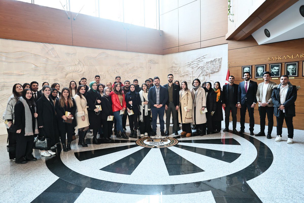tbbkariyer's tweet photo. Beykent Üniversitesi Hukuk Fakültesi öğrencileri Türkiye Barolar Birliği (TBB) Kariyer ve Mesleki Gelişim Merkezi’ni ziyaret ederek, Merkez Yürütme Sözcüsü Av. Serdar Ülkü Merkez Yürütme Kurulu Sekreteri Av. Fuat Ağaoğlu ile Yürütme Kurulu üyesi Av. Sinan Özdemir ile görüştü. https://t.co/b6qVzCirw7
