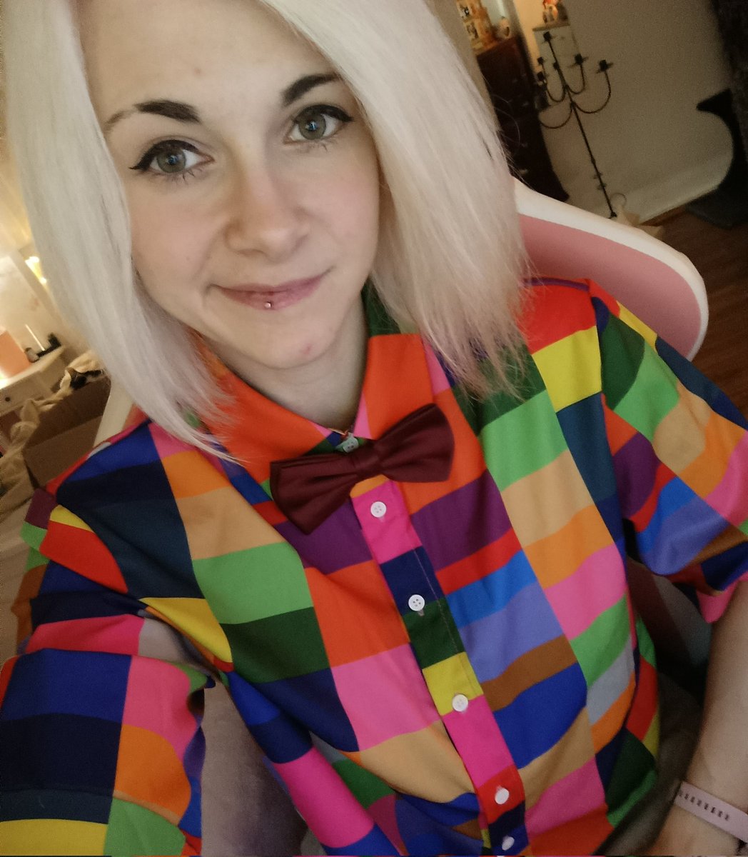AkikoYuOfficial's tweet photo. https://t.co/Qsn1387LLZ, https://t.co/aTVs5HIgr4, https://t.co/Xre9VrHc6J Heute tomboy Look, See you on Twitch, YouTube oder kick 🥳
#tomboy #tomboylook #streaming #styleblogger #outfitoftheday #hemd #colorful #queens https://t.co/YvnDTBQBJV