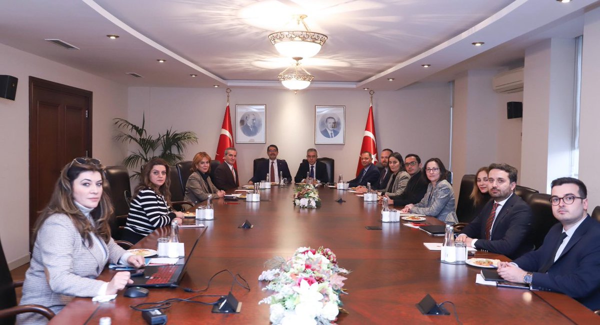 Cumhurbaşkanlığı Hukuk Politikaları Kurulu (@tccbhpk) on Twitter photo Cumhurbaşkanlığı İnsan Kaynakları Ofisi  Başkanı Sayın @ataysalim ve heyeti, Cumhurbaşkanlığı Hukuk Politikaları Kuruluna çalışma ziyareti gerçekleştirdi. Ortak çalışma alanları ile ilgili görüş alışverişinde bulunuldu.
<a href="/tccbiko/">T.C. Cumhurbaşkanlığı İnsan Kaynakları Ofisi</a> Cumhurbaşkanlığı İnsan Kaynakları Ofisi  Başkanı Sayın @ataysalim ve heyeti, Cumhurbaşkanlığı Hukuk Politikaları Kuruluna çalışma ziyareti gerçekleştirdi. Ortak çalışma alanları ile ilgili görüş alışverişinde bulunuldu.
<a href="/tccbiko/">T.C. Cumhurbaşkanlığı İnsan Kaynakları Ofisi</a>