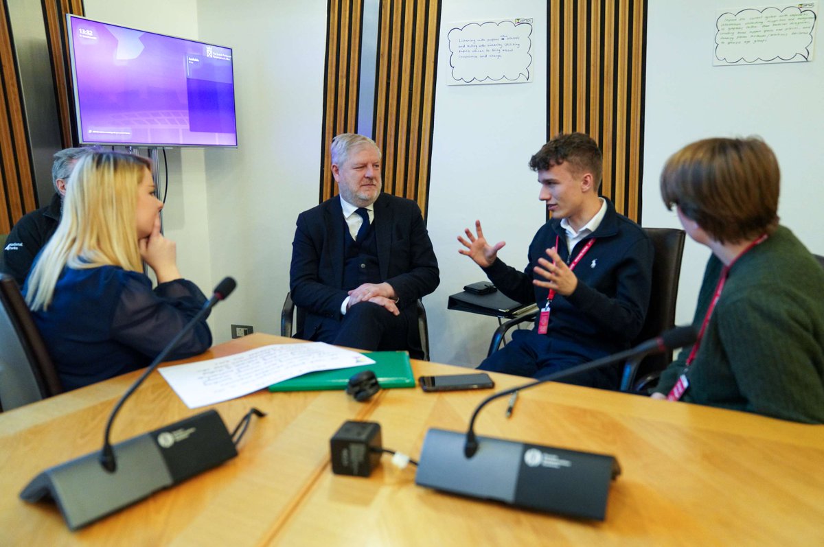 Culture Secretary <a href="/AngusRobertson/">Angus Robertson</a> met members of the <a href="/sriparliament/">Scottish Rural & Islands Parliament</a>.
 
A thriving arts and culture network in rural areas is vital for community development. 

@ScotGov is supporting grassroots initiatives such as <a href="/CultureColSco/">Culture Collective</a>, <a href="/sistemascotland/">Sistema Scotland</a> and @SA_YouthMusic.