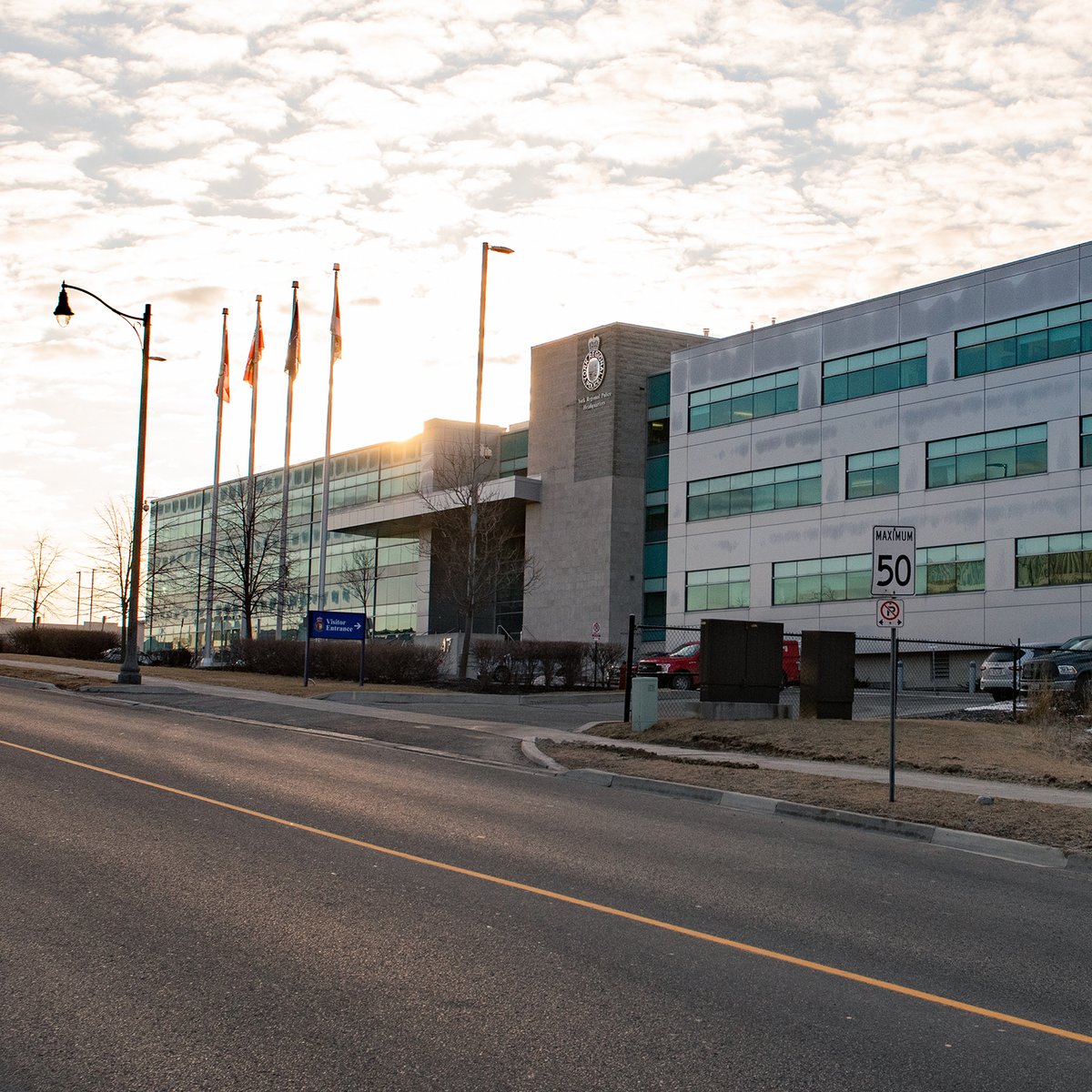 YRP's tweet photo. On #BellLetsTalk Day, it's important for us all to reconsider the way we treat those facing mental health issues.
 
We all know someone who is struggling and we all need to be prepared to help. #YRP is dispatched to 4,000 calls related to mental health issues each year. https://t.co/JdIAht0szZ