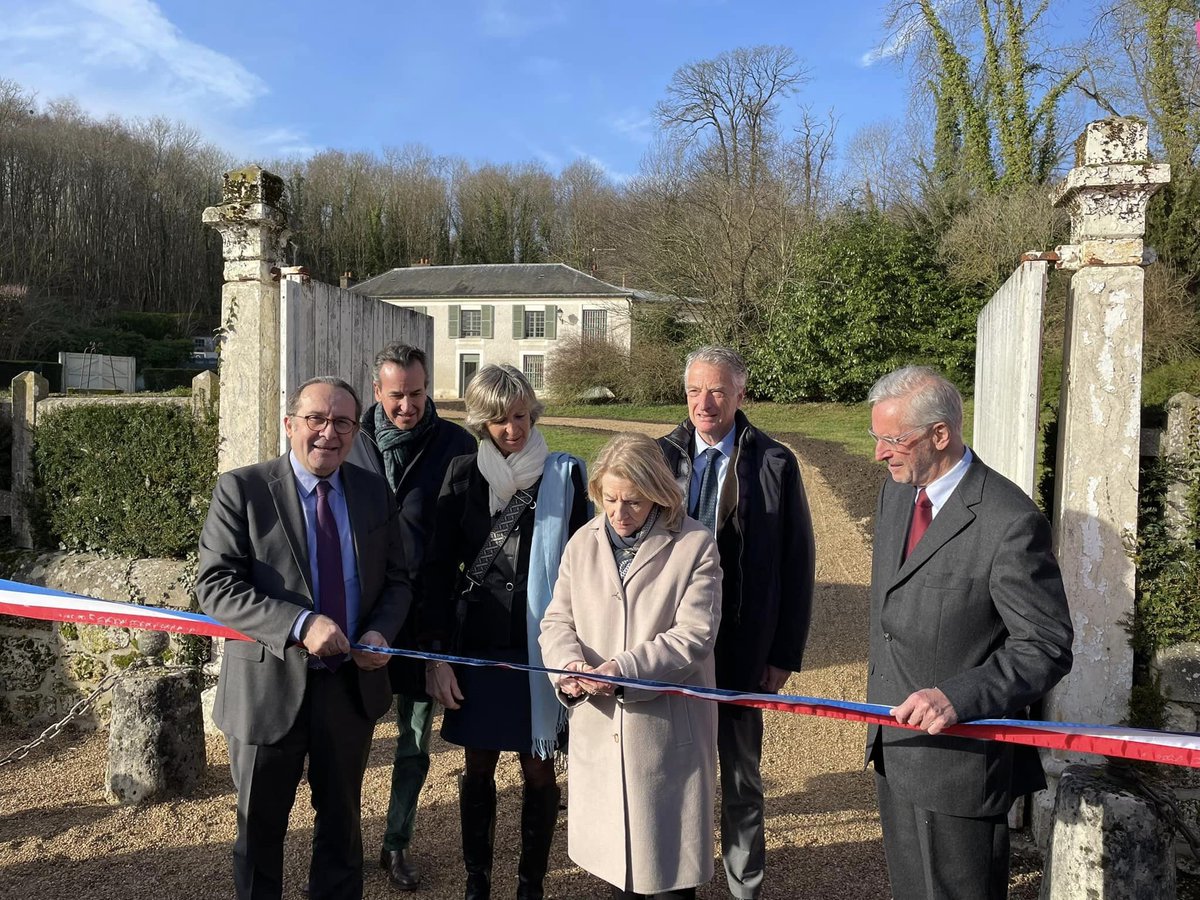 pierre_bedier's tweet photo. 🖊️ Réouverture du Pavillon présidentiel de @MarlyLeRoi_78. @Les_Yvelines ont intégralement financé les travaux. Cette résidence est un lieu émouvant qui appelle à la réflexion. Le général de Gaulle y a séjourné du 21 janvier au 26 mai 1946. #Gaullisme https://t.co/afrD8K88mQ