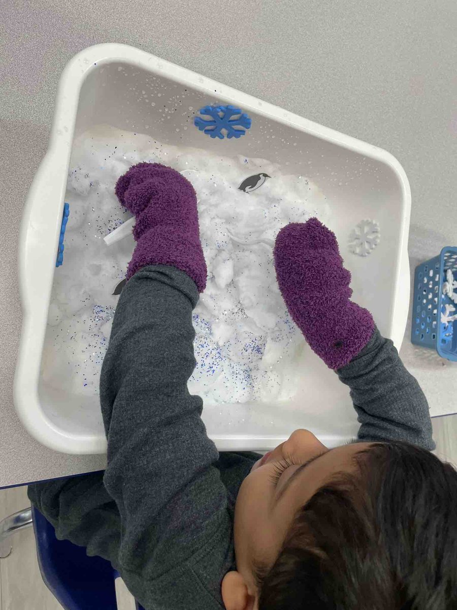 muppetschildren's tweet photo. Exploring winter wonderland indoors at #WalnutStreet Preschool! From feeling snow with mittens to watching it melt into water, little learners embraced the magic of the season.✨

 #PreschoolAdventures #WinterLearning #IndoorSnowPlay #ChildcareOntario #VVCS #VictoriaVillage https://t.co/Ku1DrpMifL