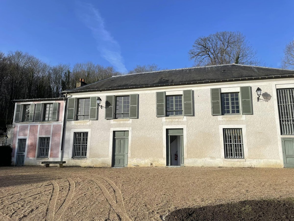 pierre_bedier's tweet photo. 🖊️ Réouverture du Pavillon présidentiel de @MarlyLeRoi_78. @Les_Yvelines ont intégralement financé les travaux. Cette résidence est un lieu émouvant qui appelle à la réflexion. Le général de Gaulle y a séjourné du 21 janvier au 26 mai 1946. #Gaullisme https://t.co/afrD8K88mQ