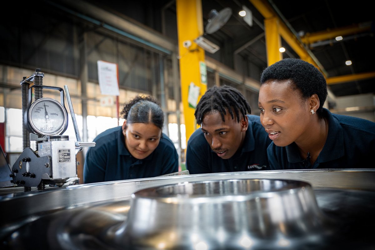 RailwaysAfrica's tweet photo. As Lucchini SA welcomes their learners for 2024, we delve into an enlightening interview with Oddette Engle, Human Resource Manager to find out more about the Learnership Programme. Read more here: https://t.co/NjTcF4sXl6
#LucchiniSA #YouthEmpowerment #SkillsDevelopment https://t.co/NRG6QC6O0U