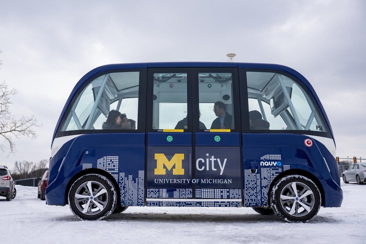 RoboSenseLiDAR's tweet photo. @RoboSenseLiDAR is now a member of @UMichMcity!

Our Executive President, Mark Qiu, joined Henry Liu, Mcity director and professor of Civil and Environmental Engineering at U-M, for a signing ceremony formalizing the partnership. 

Learn more: https://t.co/TbzYT1NXKg https://t.co/dNlFza3wK4