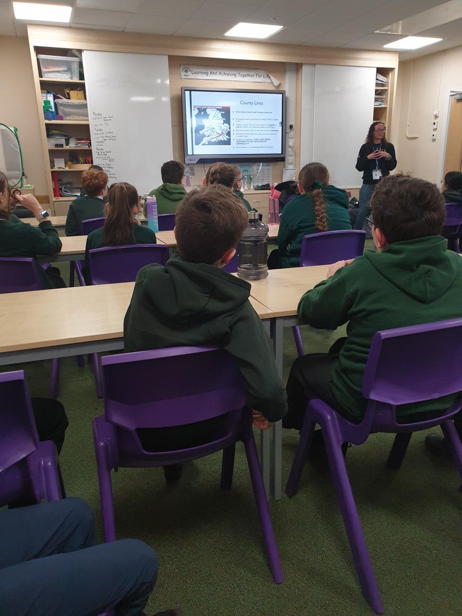 MerPolWirral's tweet photo. Day 3 #MiniPathfinders Project at Heygarth Primary School.
Officers were joined by C.E.L.L.S team who spoke to pupils about County Lines, Drug Dealing, Grooming, Child Criminal Exploitation, Bullying, Victim impact & Joint Enterprise
#Prevention #NeighbourhoodPolicingWeek https://t.co/G2qgCStBCs