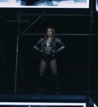 굉장히 비범한데 왜이렇게 강아지 같아요?