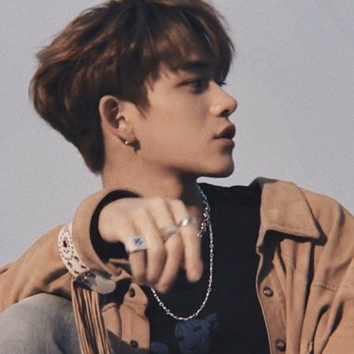middlenamedevil's tweet photo. ­
         🎉HAPPY LUCAS DAY🎉
­
      Happy Birthday giant baby🦁❤

#Happy25thLucas
#빛나는_루카스의_날
#黄旭熙闪亮25岁 https://t.co/TN1R5dOwYy