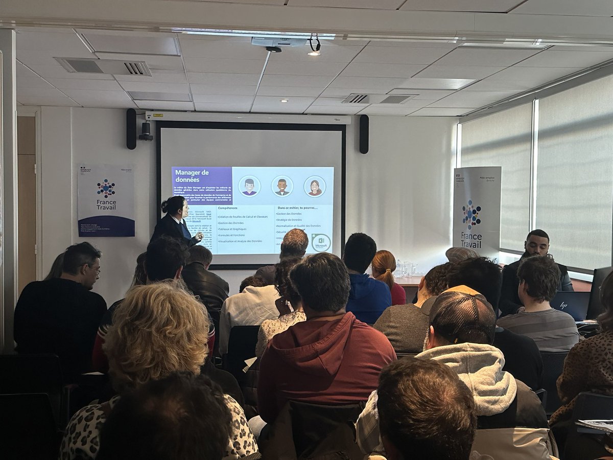 FTravail_83's tweet photo. 📣Ce jour, l’agence @FTravail_83 de #Toulon #LaRode organisait l’évènement « Destination Numérique » avec @TVT_Innovation, @MlToulon, @Capemploi83 et la #MaisonDesÉtudiants à l’occasion de la semaine nationale dédiée aux métiers du numérique
Près de 300 visiteurs sur la journée ! https://t.co/TWuiTPOnY1