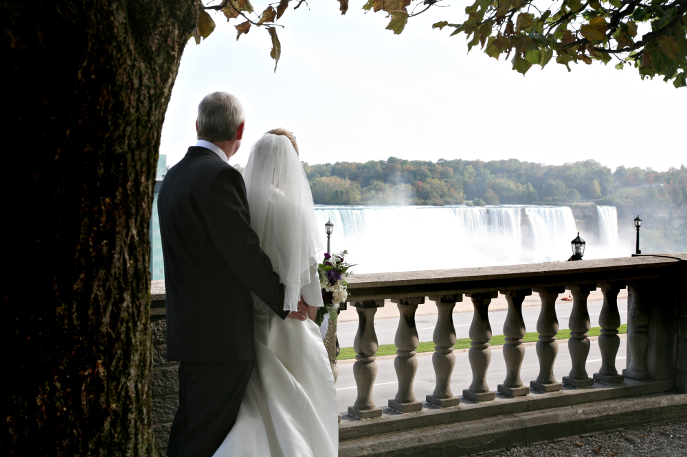 epicelopement's tweet photo. Corrie and Russell chose Niagara Falls, Canada for their stunning waterfall elopement. They spent their day exploring the local area and seeing the sights
Read more on our blog
https://t.co/WByWScoIvK

#elope #elopement  #weeloped #eloped #lovestory #shareyourstory #eloped https://t.co/Dp7Y1GRzX0