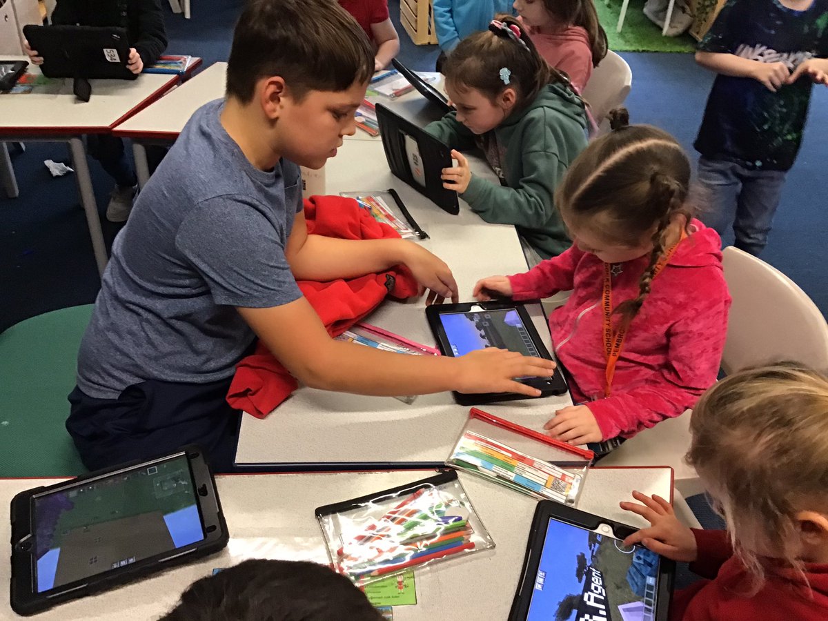 yr2PDCS's tweet photo. This afternoon Archie visited Blwyddyn 2 from @PDCSMARTELLO to teach us how to be #EnterprisingCreativeContributors on Minecraft, creating our own worlds🌍. Archie is now planning to set challenges for Blwyddyn 2 to complete in Amser Cwest👏🌟. #peerlearning @HeadPdcs https://t.co/TCImtu3tD8