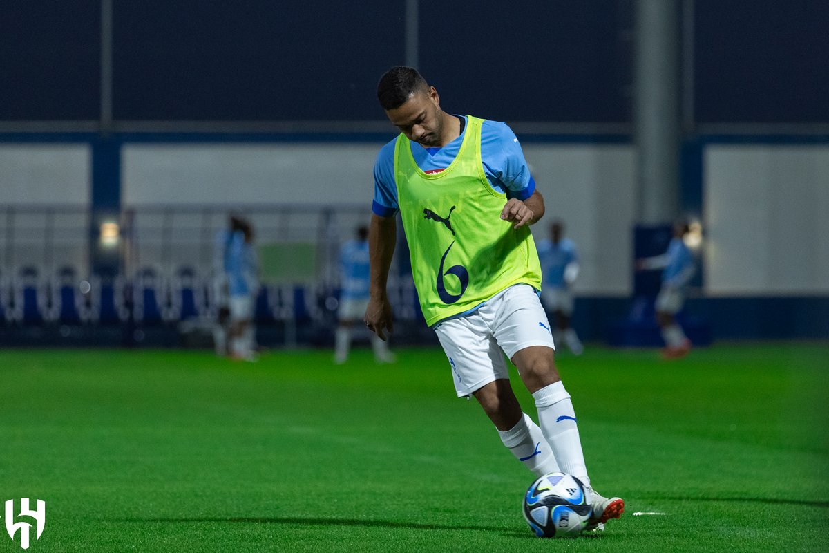 The final touches before starting the friendly match against Bahrain’s “Al-Ahli” ⚽️

#AlHilal 💙