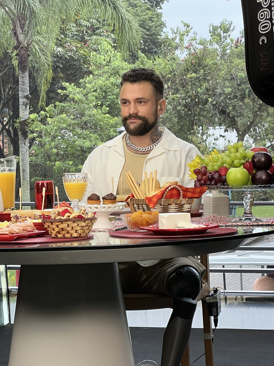 Um gato né? 💚

<a href="/vinirodriguesof/">Vinícius Rodrigues 🦿</a>