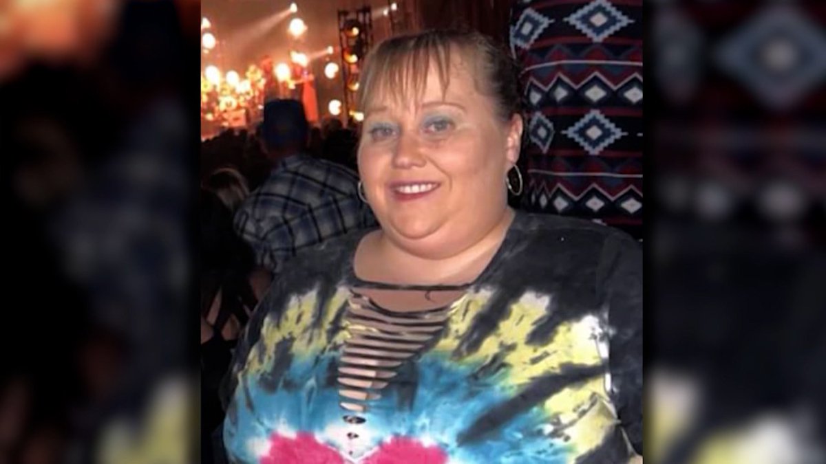 Ever since Amber Spradlin was found murdered in a home in Martin, Kentucky last June, thousands of people have come together to push for answers.
trib.al/2jY5Qjp