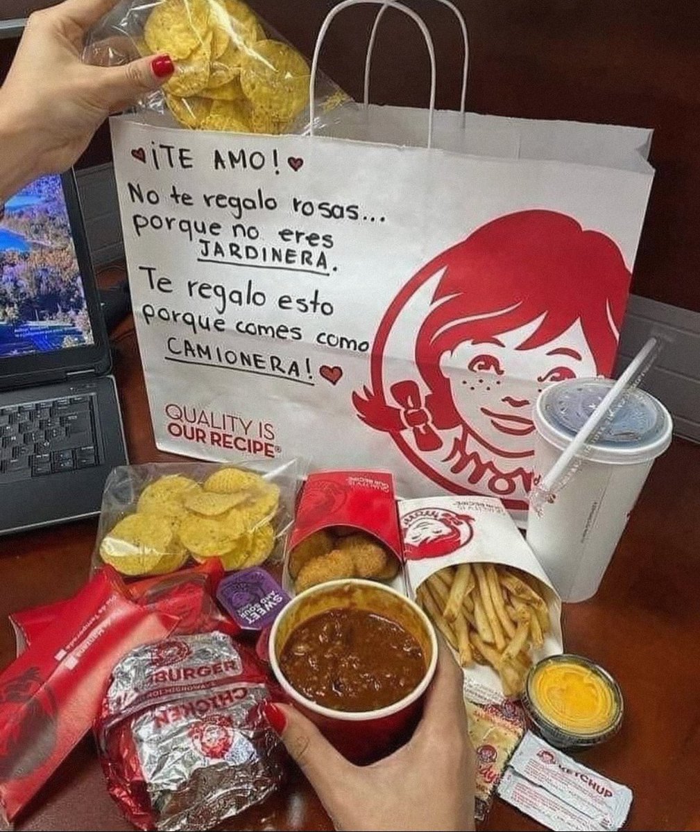 bloodymiel's tweet photo. Me regalan esto con esa nota y me suicido https://t.co/x4FZrCc41W
