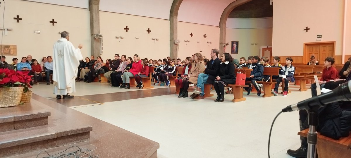 Llenos de alegría, nuestra comunidad educativa ha celebrado el bautismo de 6 alumnos y alumnas. Les damos la bienvenida a la Iglesia, nos alegramos y rezamos junto a sus familias, amigos y compañeros.
#VivaJesúsEnNuestrosCorazones
#SomosLaSalle