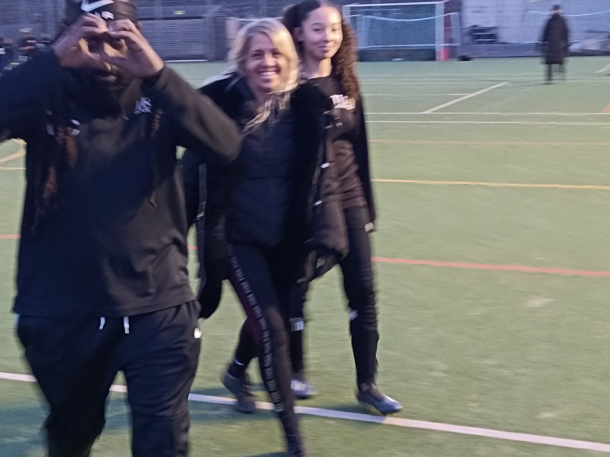 Triangoals's tweet photo. Supporting young girls to achieve their full potential
Bridging the Cap supported by @BarkingSports4C https://t.co/Q9ekI9mpja