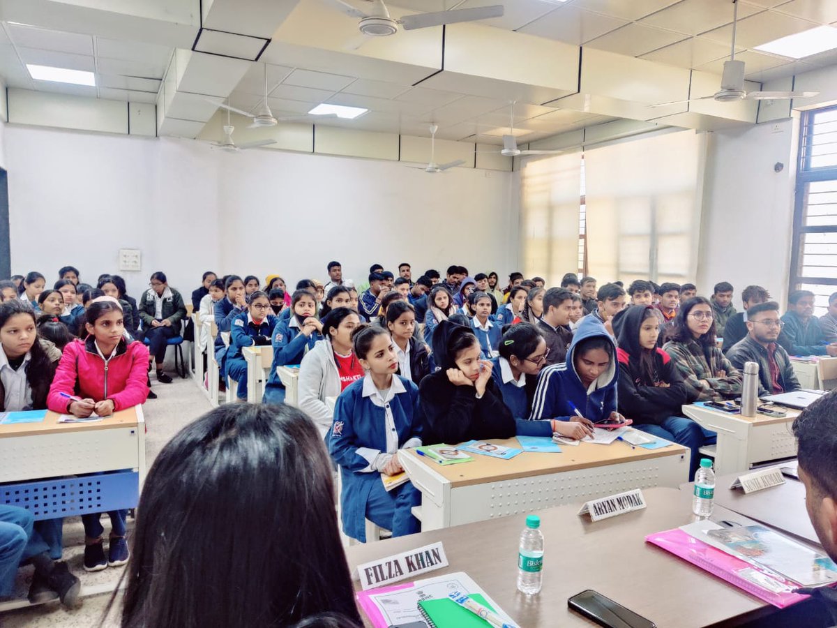 scsthub's tweet photo. Special session on NSSH was held at Entrepreneurship Awareness Programme organized by MSME-DFO Delhi for aspiring and existing young entrepreneurs on 23.01.24. The programme aimed at spreading awareness on Various schemes of @minmsme saw participation of 100 beneficiaries. https://t.co/3ZfUdygyCJ