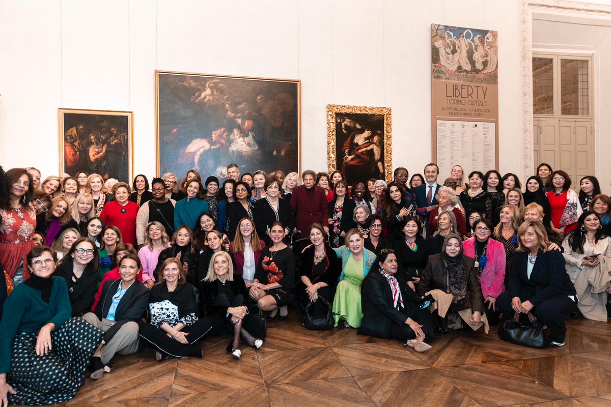 5 - 7 Kasım 2023 tarihleri arasında Torino'da düzenlenen IWEC International Women's Entrepreneurial Konferansı'nda Dünya Kadın Girişimci Ödülü'nü kazanmanın büyük gururunu yaşıyorum ve bu ödülü, diğer kadın girişimcilere ilham kaynağı olması için paylaşıyorum.