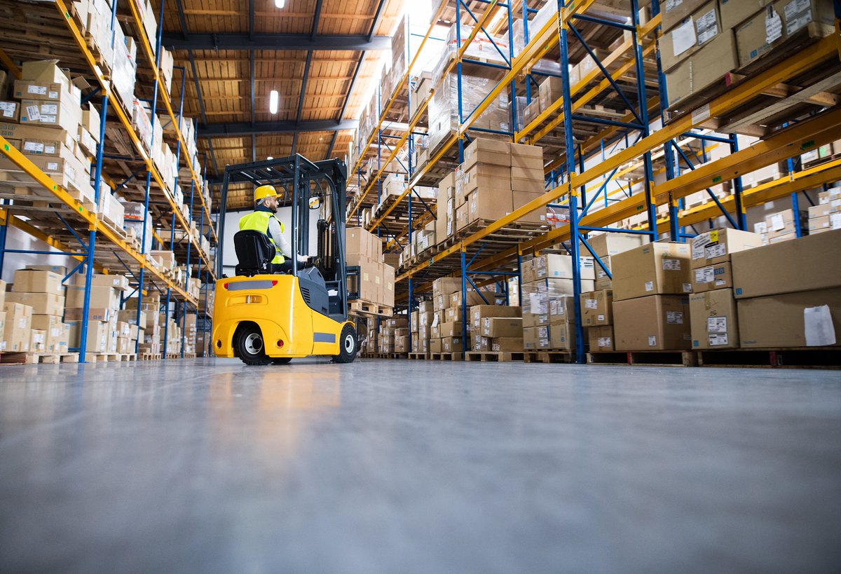 Navis_UT's tweet photo. https://t.co/eRJm283uB4 - Looking for climate-controlled storage in Salt Lake City? Navis Pack &amp; Ship has you covered. Our facility offers fully-managed storage units. Trust us for your storage needs. #storagefacility #storageunits #climatecontrolledstorage #SaltLakeCityStorage https://t.co/ZXPedi4vJ4