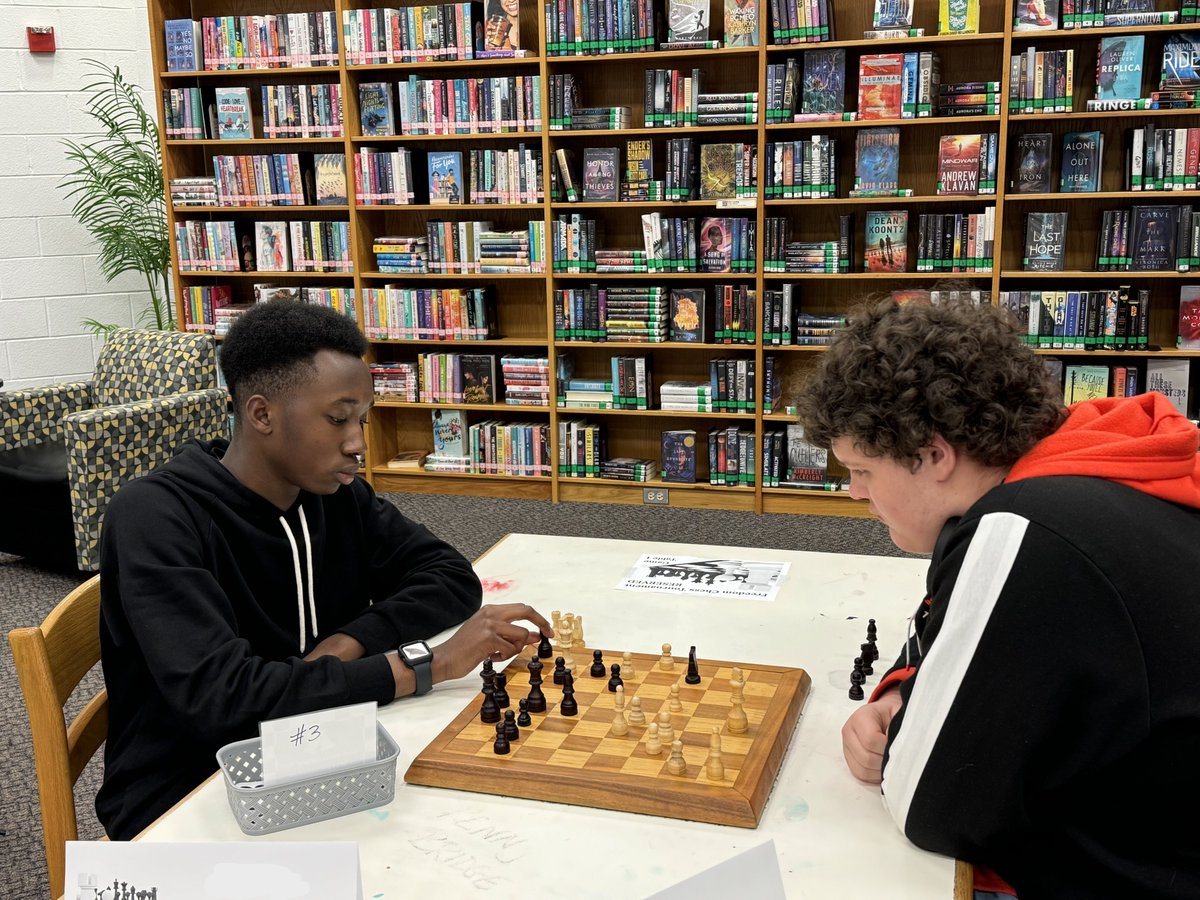 FHS Eagle Library 🦅 tweet media