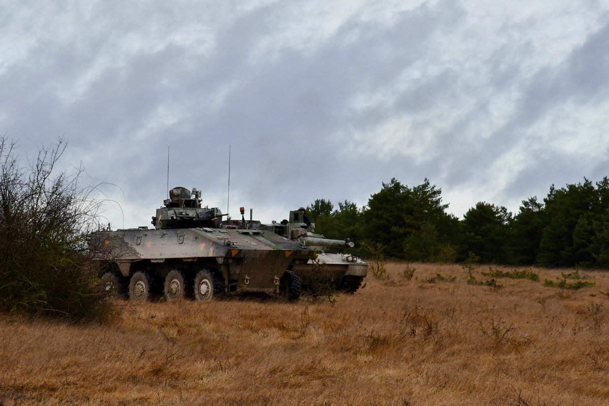 Le CENTAC est une vitrine des capacités actuelles de l’@armeedeterre. Nous avons accueilli avec nos camarades du @5eDragons et du @1er_RCh la délégation Grand Est de l’IHEDN. L’occasion d'expliquer l’excellence de la #prépaops de notre armée et les moyens qui y sont investis.