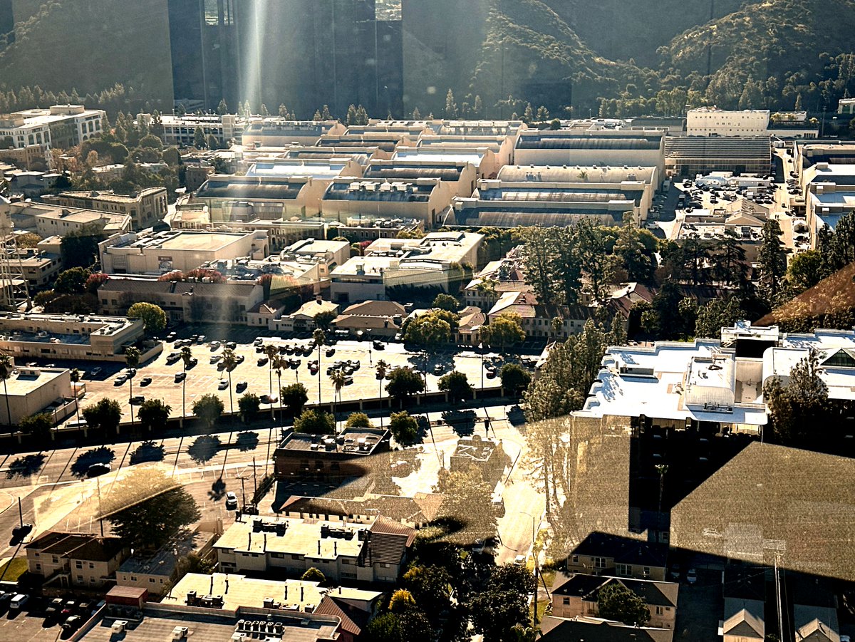 #work from afar | work up close 
@drprods @stxfilms #burbank