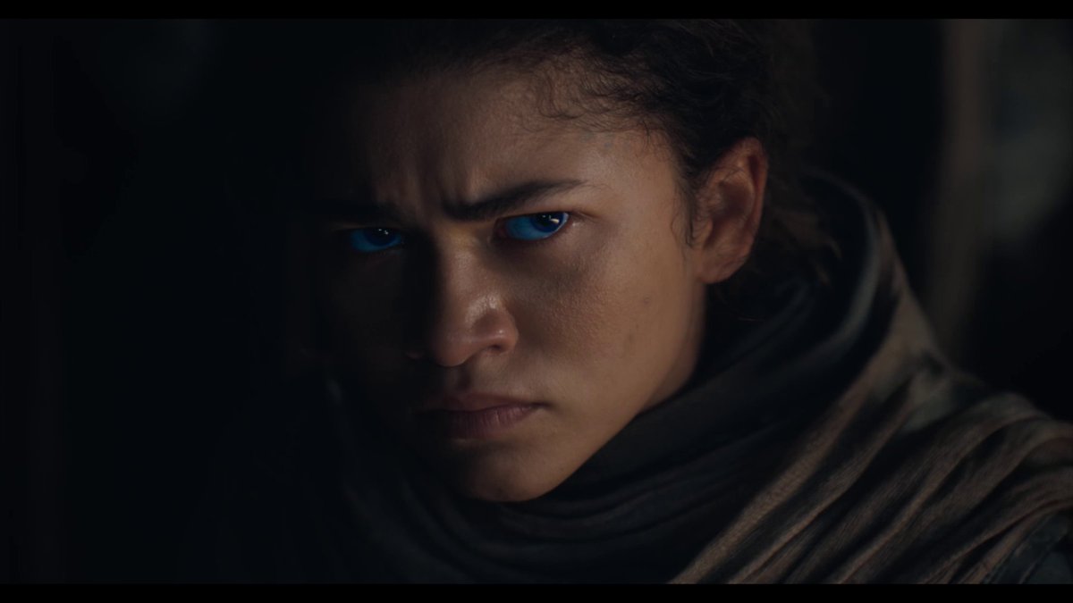 DuneInfo's tweet photo. "In the books she's like 'Oh cool, he's the One' that's it. Denis gave her strong convictions: it's more difficult for her to love Paul" Zendaya

"I have the advantage of knowing Dune Messiah so I adapted Dune based on that. Her critical look at Paul becomes essential" Villeneuve https://t.co/yJjGGYErJ2