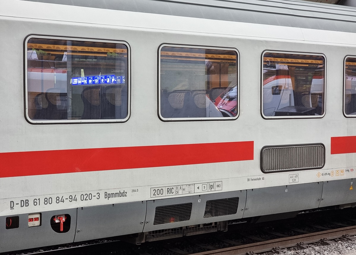 mtcBG's tweet photo. 🚄 Deutsche Bahn ще предостави до 70 модернизирани пътнически вагони на преференциални цени и условия за БДЖ.

🇧🇬🇩🇪 Благодарение на подкрепата на Посолството на Федерална република Германия в София проектът беше реализиран за по-малко от 3 месеца.

ℹ️ https://t.co/XVi5GFHoLj https://t.co/adAYHkpxpG