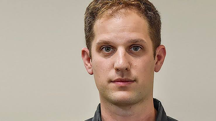Today marks more than 300 days since WSJ Russia  correspondent Evan Gershkovich was unjustly detained. Time for him to come home. #IStandWithEvan