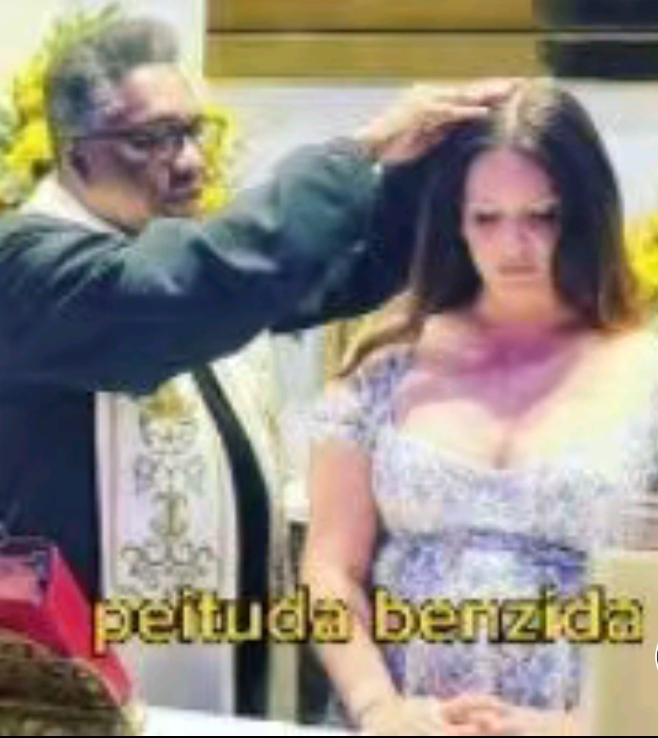aangel_a2's tweet photo. @MrsSantinniReal @almanaquedisney Nem perco meu tempo lendo críticas desnecessárias feitas por haters ridículos igual você, se não gostou do filme segue o baile poh não precisa forçar ignorância não https://t.co/aYa0HirdpS