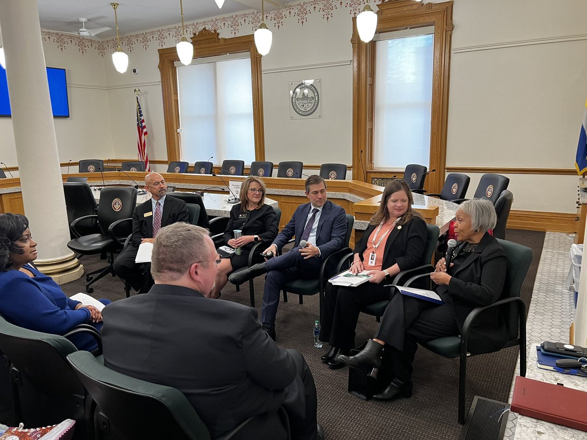 JosephGarciaCO's tweet photo. Today we are championing the high quality education and training opportunities our 13 colleges provide. Thank you to our #COLeg leaders for advocating for community colleges. #CCsTransform https://t.co/zGD7PAMhr5