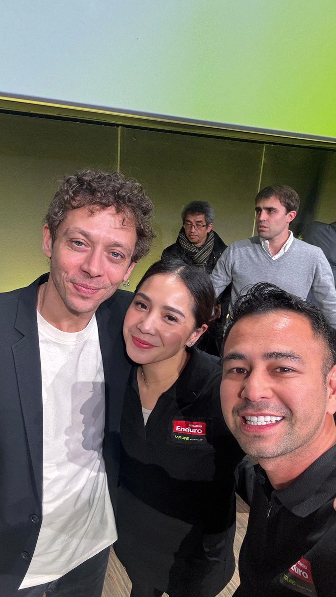Raffi Ahmad &amp; Nagita Slavina with Valentino Rossi 😍❤️