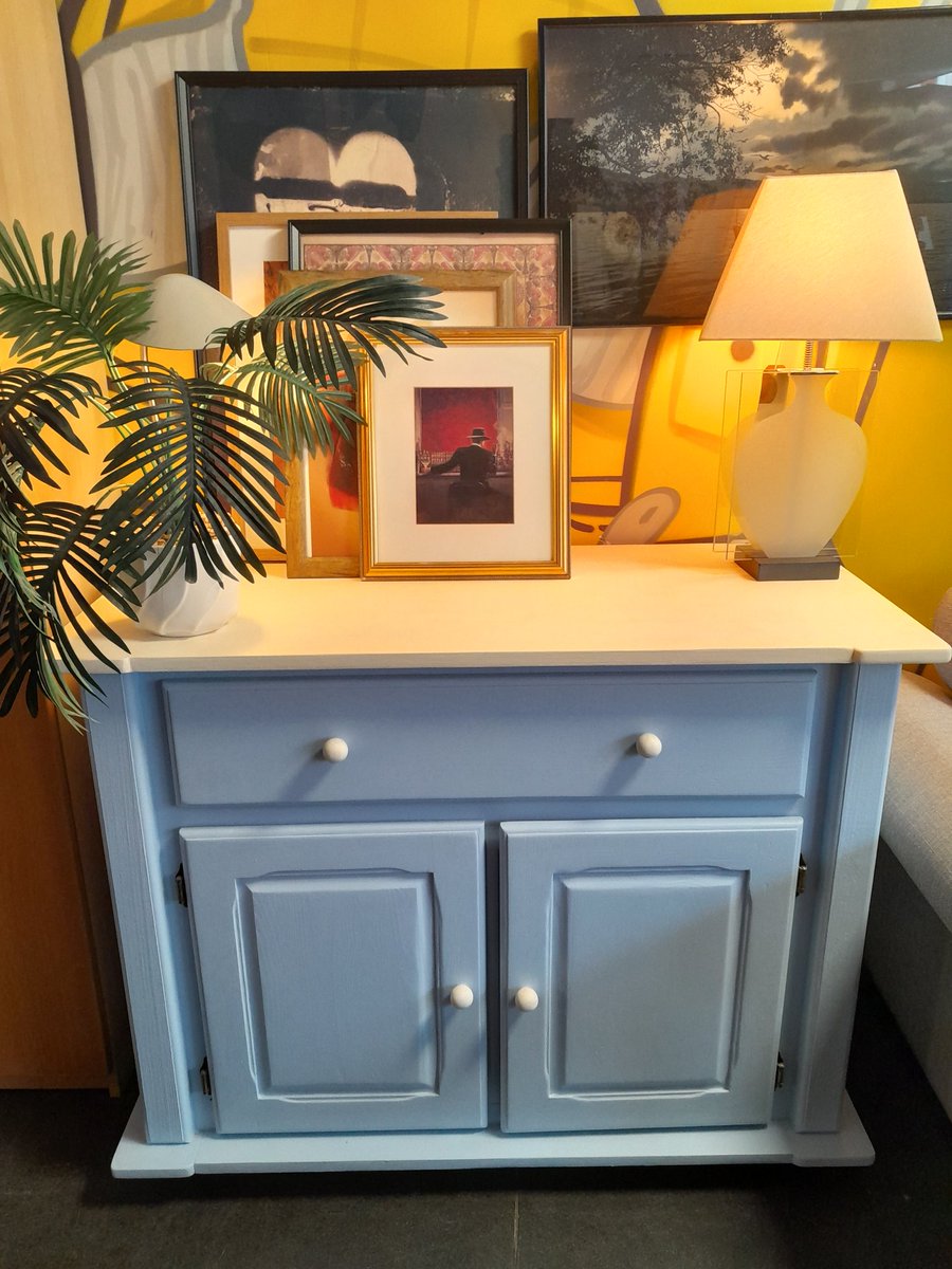 Sofa_Project's tweet image. Brighten up this stormy January with some painted furniture! This blue sideboard is in our Gloucester Rd shop now #ReuseRecycle #InteriorDesign #SecondhandShopping #BuyNothingNew #CharityShopBristol #DonatedFurniture #PastelColours