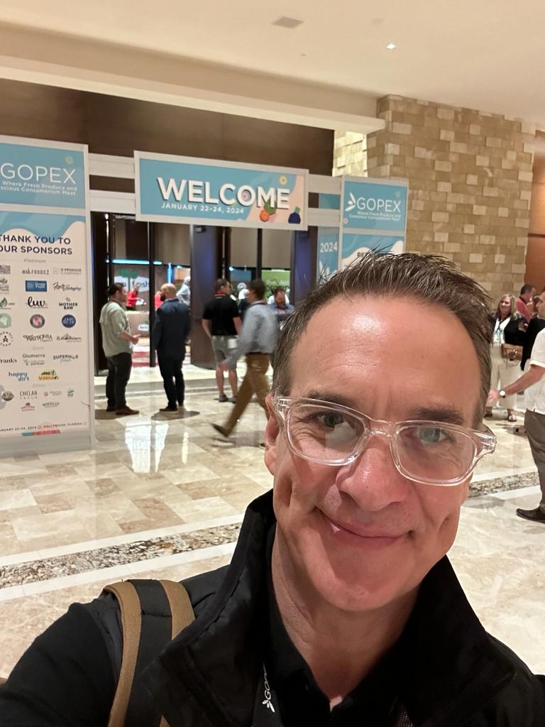 clarifresh's tweet image. Warm greetings from Hollywood, Florida! 

If you are attending Global Organic Produce Expo (#GOPEX), book a slot with Todd Fabec to learn more about  Clarifruit, the industry's first AI-powered #qualitycontrol platform. hubs.li/Q02hz82F0