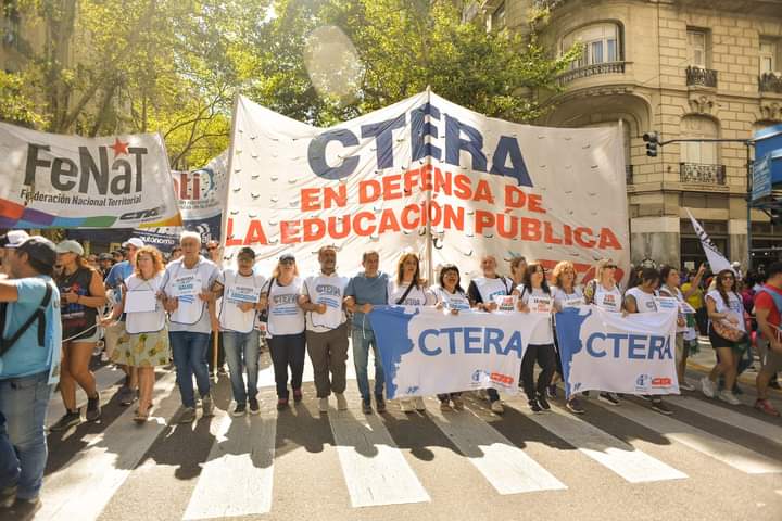 cteracta's tweet photo. PARO NACIONAL
CTERA MARCHA AL CONGRESO DE LA NACIÓN CONTRA EL DNU Y LA LEY ÓMNIBUS.
#DefendemosLaDemocracia
#DefendemosLaEducaciónPublica
#DefendemosNuetrosDerechos https://t.co/IX3siHWoYK